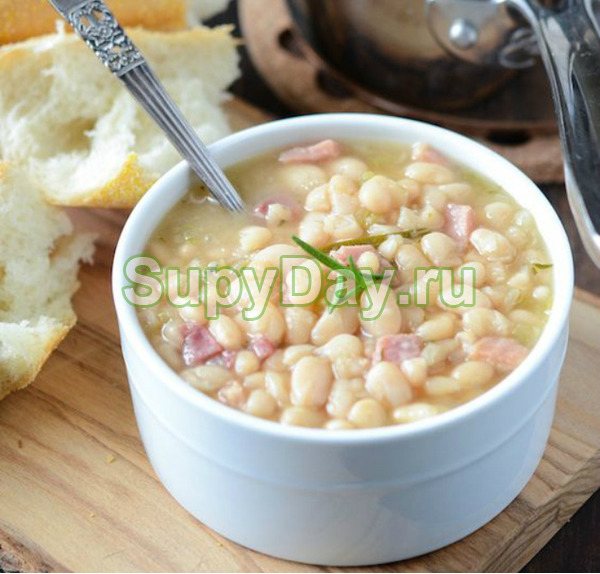 Классический суп с белой фасолью и розмарином
